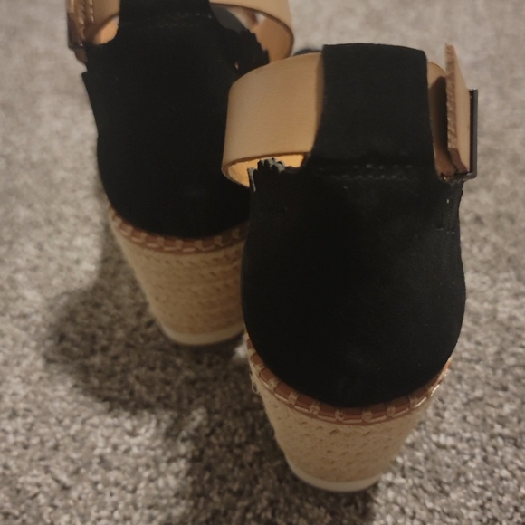 NIB Adorable Crown Vintage Black cow suede wedges sz 10. - Picture 8 of 9